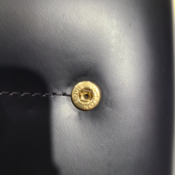 Authentic Louis Vuitton Honfluer Epi Leather BLACK. Christmas SALE!! - Picture 5 of 13